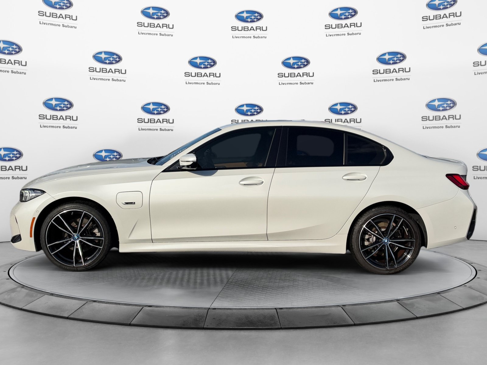 Used 2023 BMW 330e RWD image 4