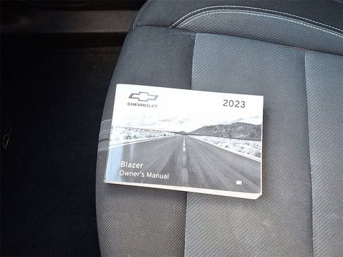 Used 2023 Chevrolet Blazer LT image 27