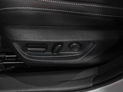 New 2026 Toyota Camry Hybrid FWD image 23