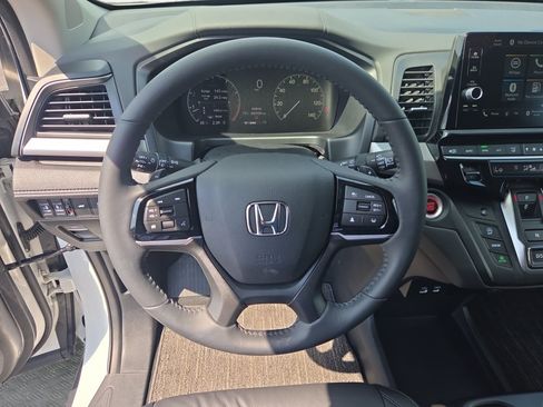 Used 2026 Honda Odyssey EX-L image 10