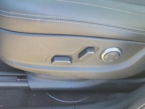 Used 2026 Genesis GV70 2.5T Select image 21