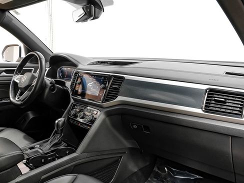 Used 2021 Volkswagen Atlas Cross Sport SEL R-Line w/ Cross Sport MDO Package image 11