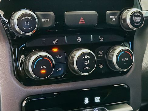 Used 2023 RAM 1500 Big Horn AWD/4WD image 10