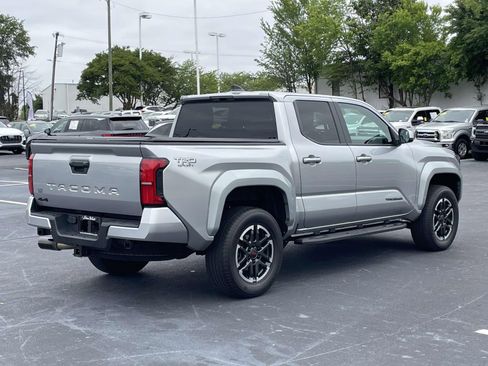 Used 2024 Toyota Tacoma TRD Sport AWD/4WD image 7