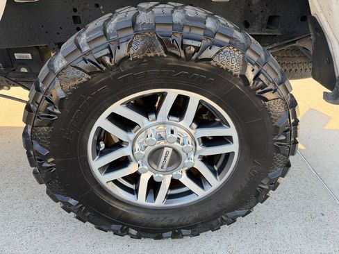 Used 2017 Ford F250 Lariat image 9