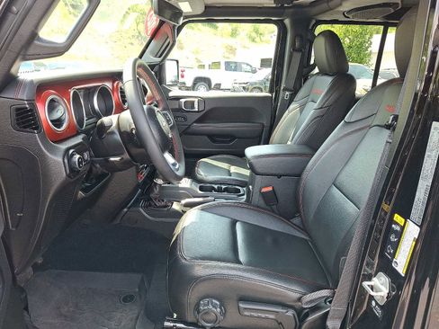 Used 2023 Jeep Gladiator Rubicon w/ LED Lighting Group AWD/4WD image 13