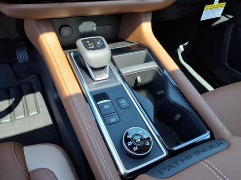 New 2026 Nissan Pathfinder Platinum AWD/4WD image 10