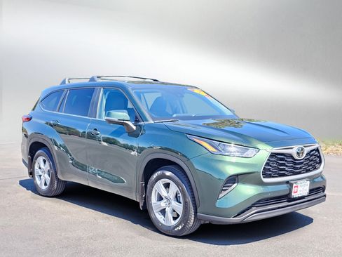 Used 2023 Toyota Highlander L AWD/4WD image 7