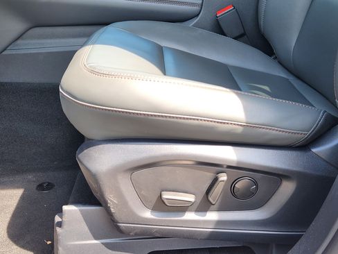 New 2026 Ford Explorer Active w/ Active Comfort Package RWD image 18