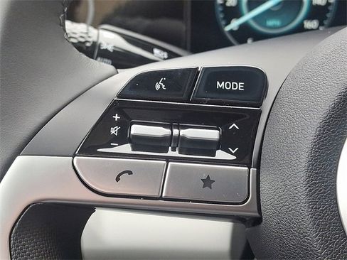 New 2025 Hyundai Elantra Limited image 20