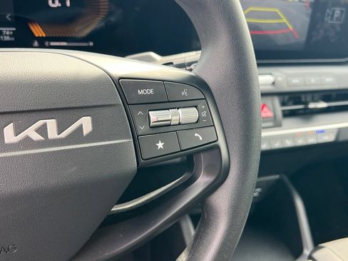 Certified 2025 Kia K4 FWD image 21