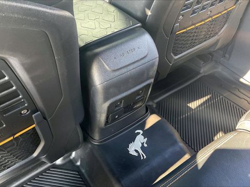 Used 2021 Ford Bronco Badlands image 40