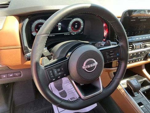 Used 2025 Nissan Pathfinder Platinum w/ Cargo Package AWD/4WD image 15