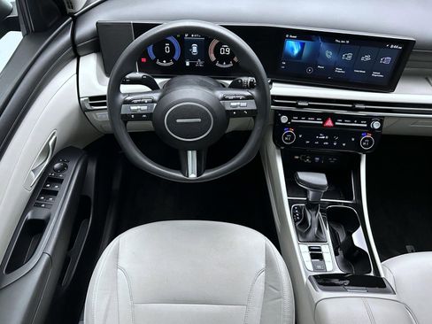 Used 2025 Hyundai Tucson SEL image 14