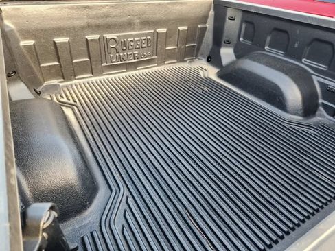 Used 2025 GMC Sierra 1500 SLT AWD/4WD image 9
