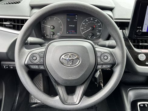 Used 2025 Toyota Corolla LE image 11