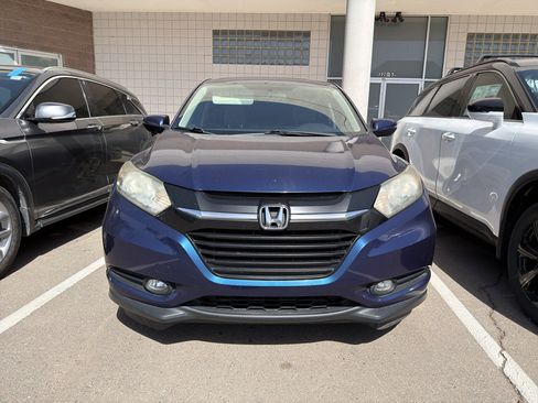 Used 2017 Honda HR-V EX image 2