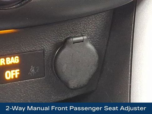 Used 2021 Chevrolet Trax LT AWD/4WD image 18