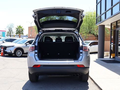 Used 2020 Jeep Compass Latitude FWD image 22