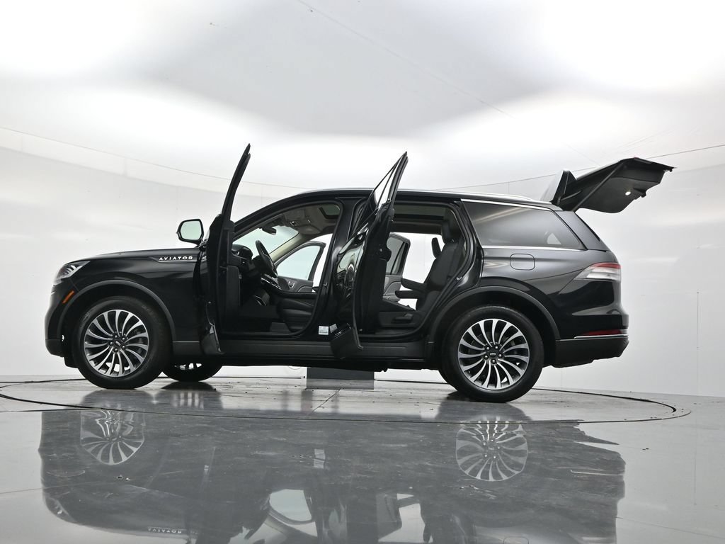 Used 2022 Lincoln Aviator AWD w/ Premium Package image 59