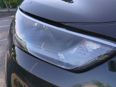 Used 2023 Toyota Highlander XLE AWD/4WD image 10