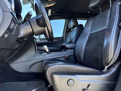 Used 2021 Jeep Grand Cherokee Laredo X image 15