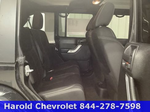 Used 2016 Jeep Wrangler Unlimited Sahara w/ Dual Top Group image 9