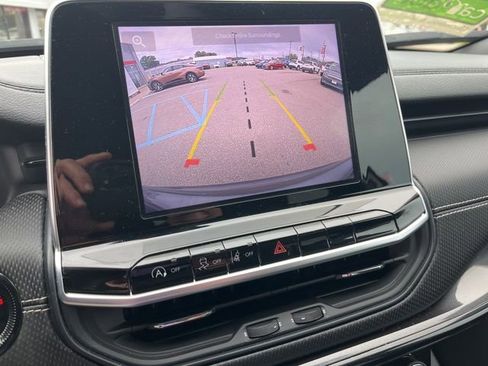 Used 2022 Jeep Compass Altitude w/ Sun and Sound Group image 19