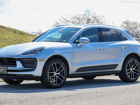 Certified 2025 Porsche Macan image 18