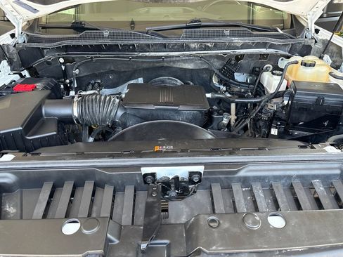 Used 2022 Chevrolet Silverado 2500 Custom AWD/4WD image 39
