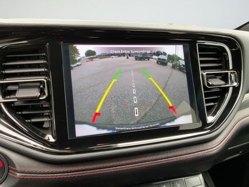 Used 2024 Dodge Durango GT RWD image 17