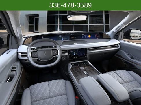 New 2025 Lincoln Navigator L Black Label image 9