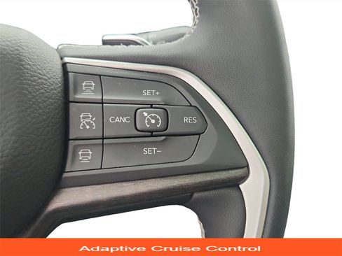 Used 2023 Jeep Grand Cherokee 4WD 4xe image 39