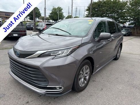 Used 2021 Toyota Sienna XLE FWD image 7