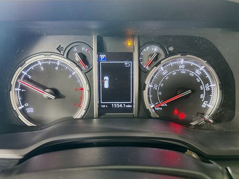 Certified 2022 Toyota 4Runner TRD Off-Road Premium AWD/4WD image 14