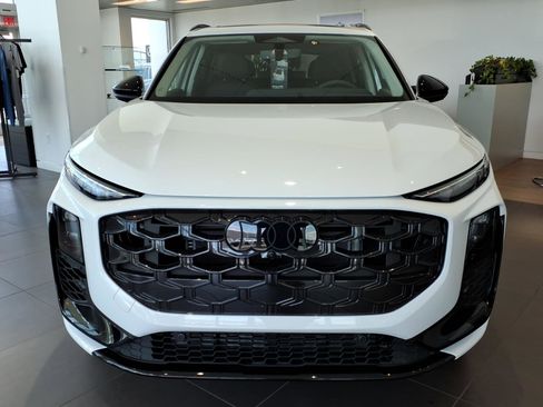 New 2026 Audi Q3 quattro 2.0T AWD/4WD image 2