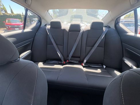 Used 2025 Nissan Altima 2.5 SV FWD image 38