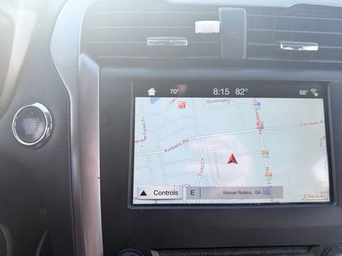 Used 2018 Ford Fusion SE w/ Fusion SE Technology Package FWD image 21