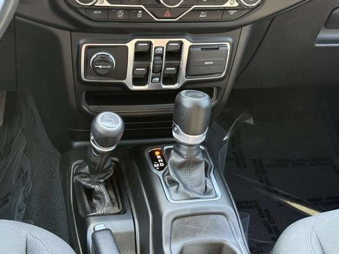 Used 2023 Jeep Wrangler Unlimited Sport AWD/4WD image 22