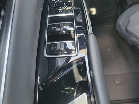 Used 2024 Cadillac Lyriq Sport RWD image 21