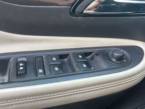 Used 2019 Buick Encore Essence AWD/4WD image 11