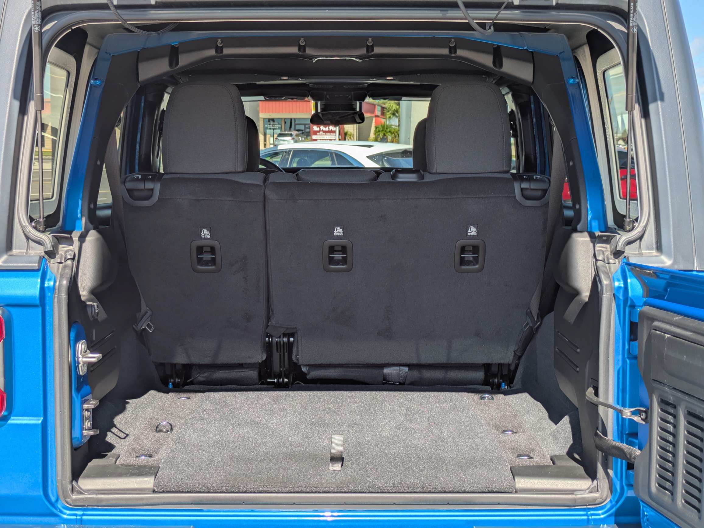 Used 2024 Jeep Wrangler Unlimited Sport AWD/4WD image 13