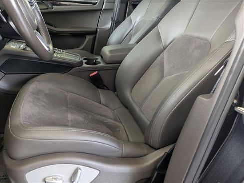 Used 2017 Porsche Macan AWD/4WD image 15