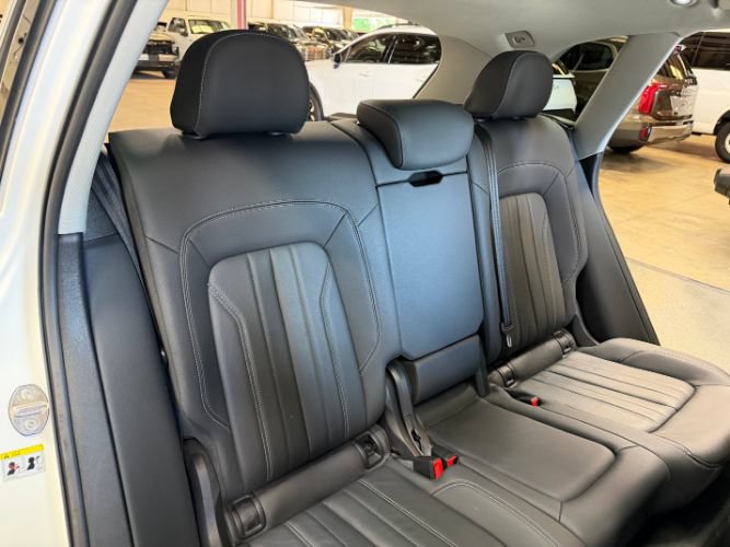 Used 2023 Audi Q5 2.0T Premium w/ Convenience Package AWD/4WD image 32