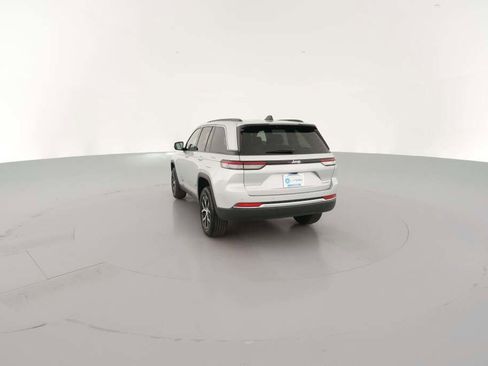 New 2025 Jeep Grand Cherokee Limited image 9