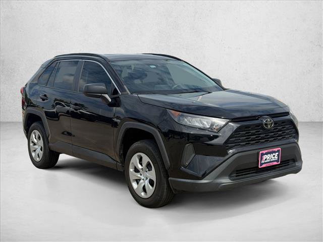 Used 2021 Toyota RAV4 LE FWD image 3