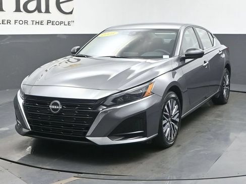 Used 2025 Nissan Altima 2.5 SV AWD/4WD image 49