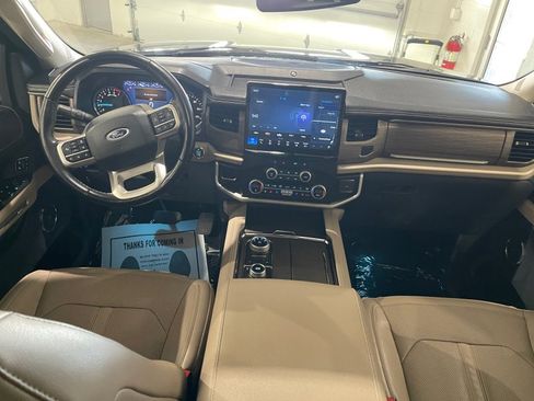 Used 2024 Ford Expedition Limited image 12