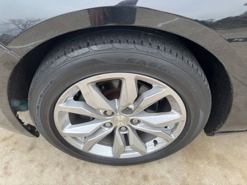 Used 2018 Chevrolet Impala LT FWD image 22