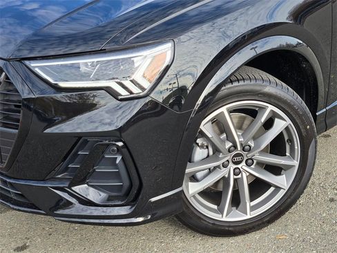 New 2025 Audi Q3 2.0T Premium image 9